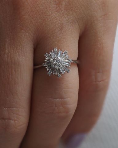 0.34 Karat Baget Pırlanta Yüzük