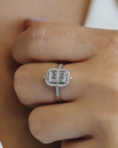 0.56 Karat Baget Pırlanta Yüzük