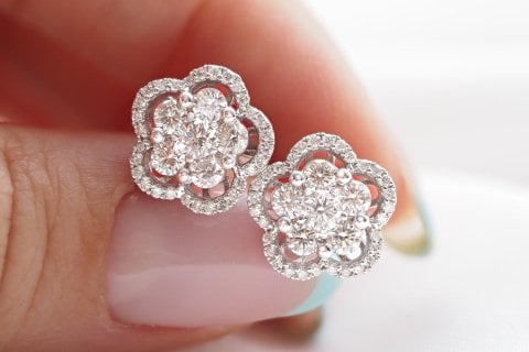 1.26 KARAT PIRLANTA KÜPE