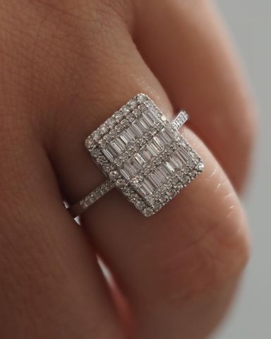 0.77 Karat Baget Pırlanta Yüzük