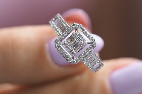 0.96 KARAT BAGET PIRLANTA YÜZÜK
