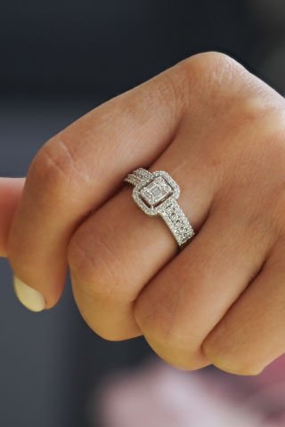 1.62 Karat Baget Pırlanta Yüzük