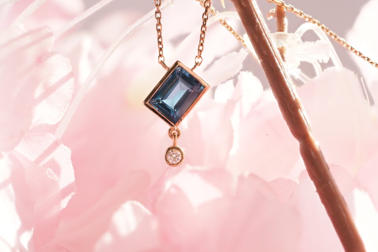 1.25 KARAT LONDON BLUE KOLYE